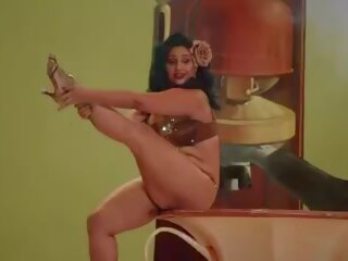 Nude Dance in Public: Free Indian sex movie clip 0c